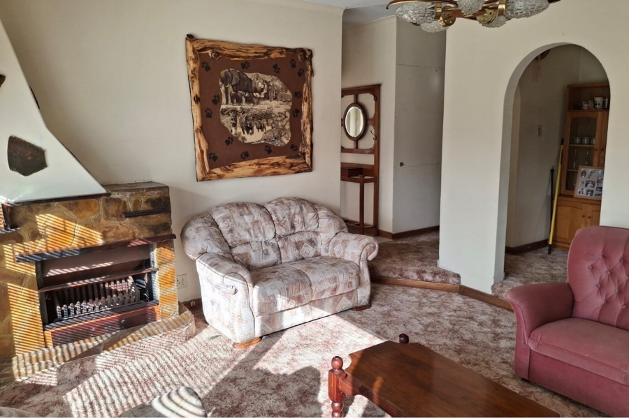 4 Bedroom Property for Sale in Kabega Park Eastern Cape